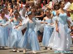 Праздничное шествие в Казанлъке в честь праздника роз